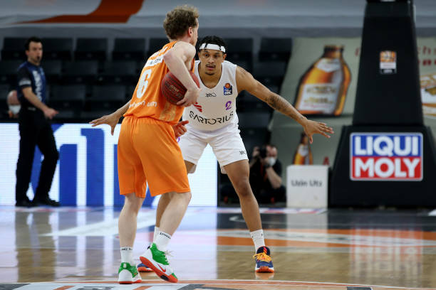 深一层合作 深一层合作